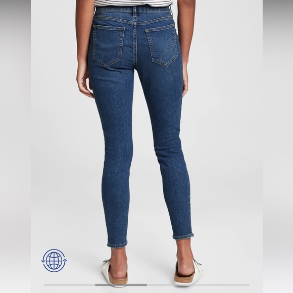 Gap • Favorite Jegging • Size 6/28 - Picture 2 of 8